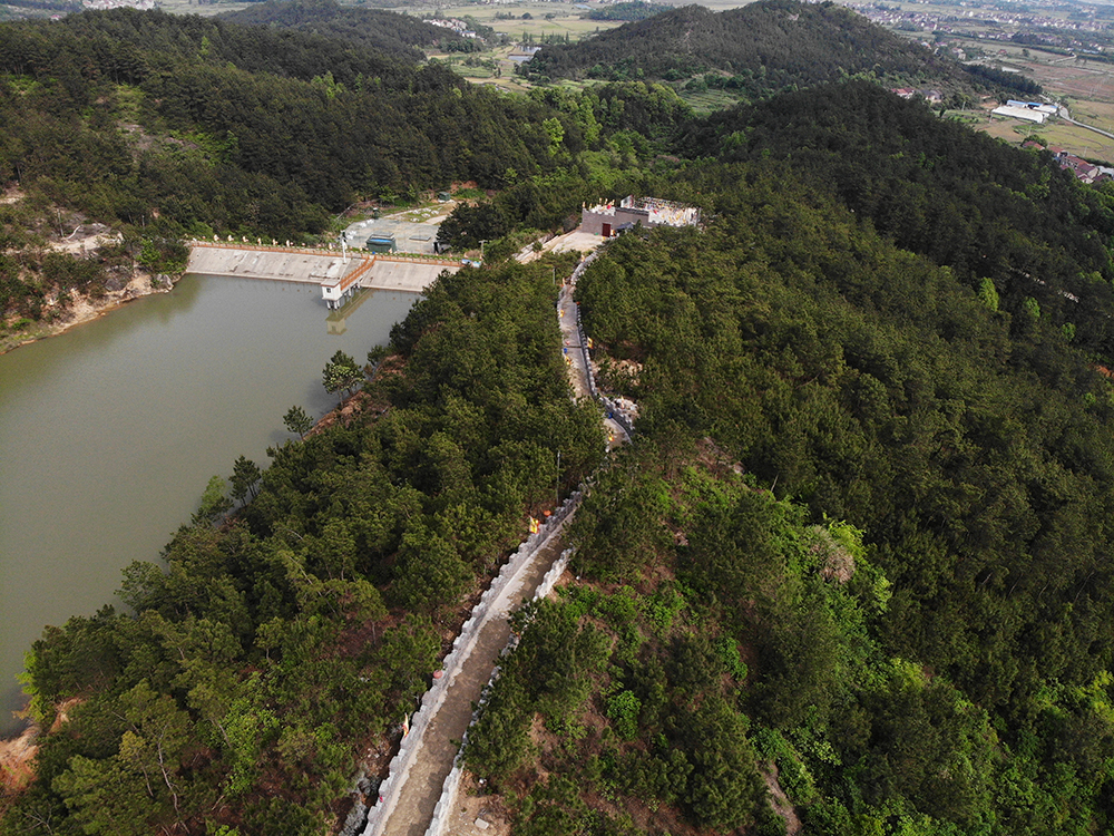 黄冈市黄梅县苦竹乡养马岭村